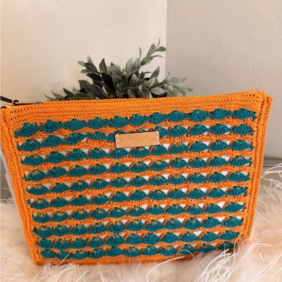 NWT ELLA HAND-CROCHETED POUCH WRISLET - Picture 1 of 4